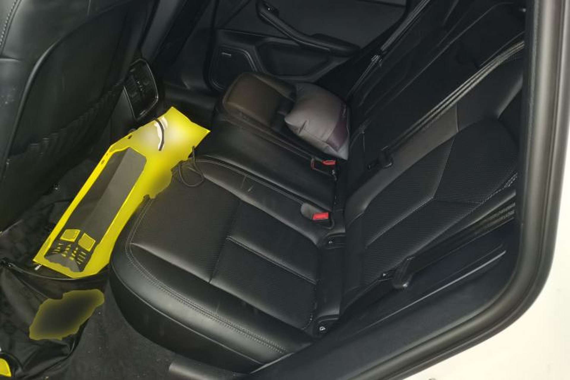 Used Porsche Macan 2023 Macan 2.0T Left Rear Seat