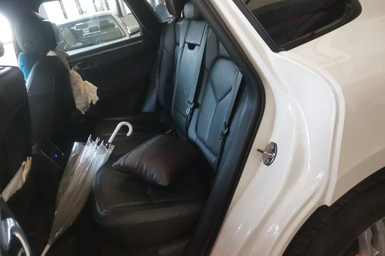 Used Porsche Macan 2023 Macan 2.0T Left Rear Seat