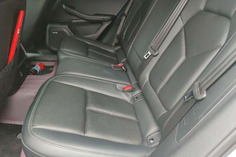 Used Porsche Macan 2023 Macan 2.0T Left Rear Seat