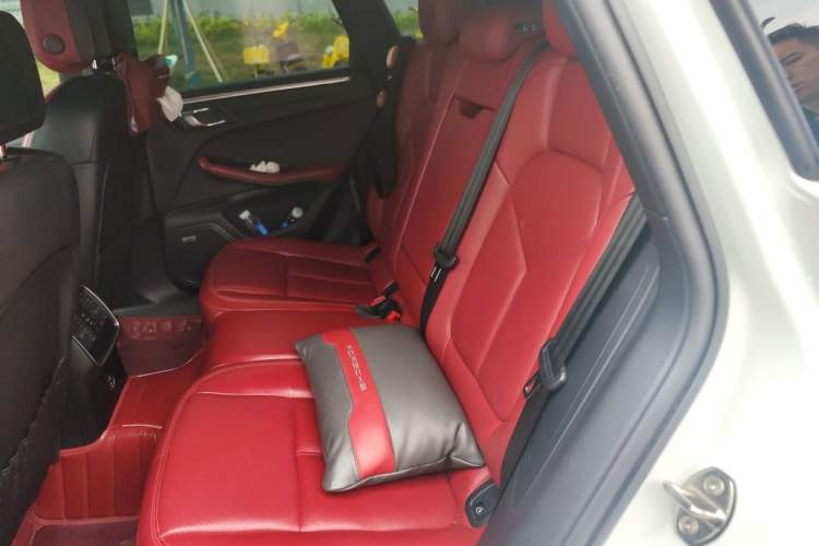 Used Porsche Macan 2023 Macan T 2.0T Left Rear Seat