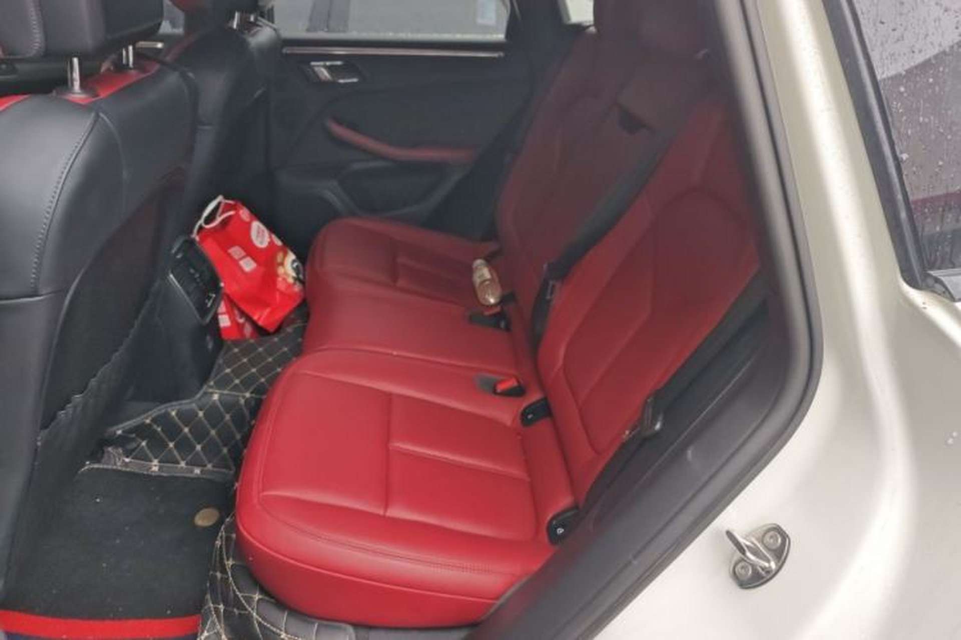 Used Porsche Macan 2023 Macan T 2.0T Left Rear Seat