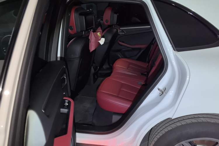 Used Porsche Macan 2023 Macan 2.0T Left Rear Seat