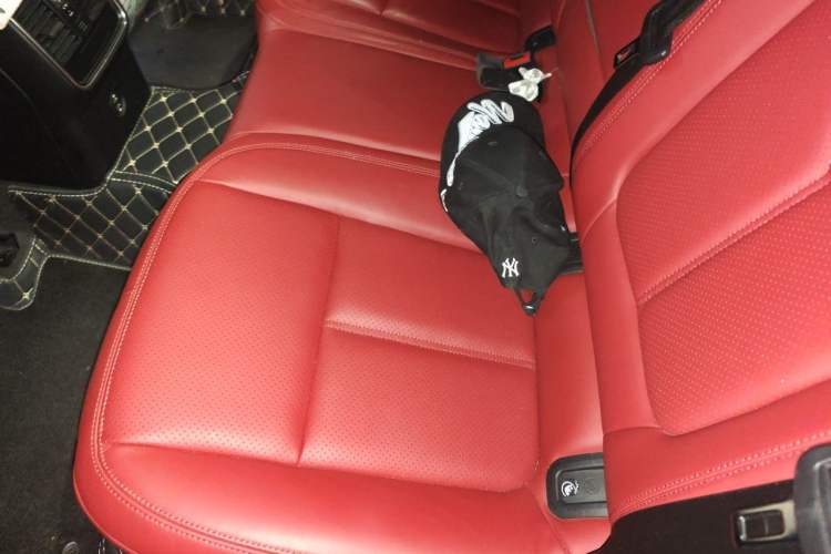 Used Porsche Macan 2023 Macan 2.0T Left Rear Seat