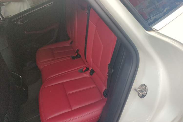 Used Porsche Macan 2023 Macan S 2.9T Left Rear Seat