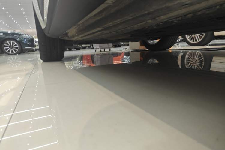 Used Porsche Macan 2023 Macan 2.0T Left Side Sill
