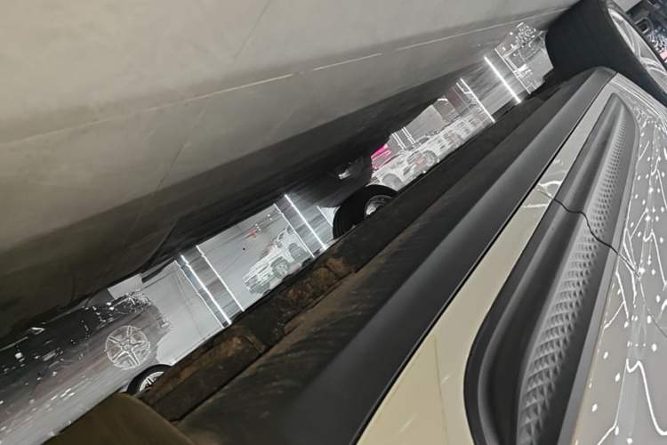 Used Porsche Macan 2023 Macan 2.0T Left Side Sill