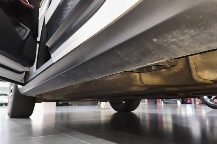 Used Porsche Macan 2023 Macan 2.0T Left Side Sill
