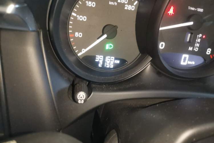 Used Porsche Macan 2023 Macan 2.0T Odometer Close Up