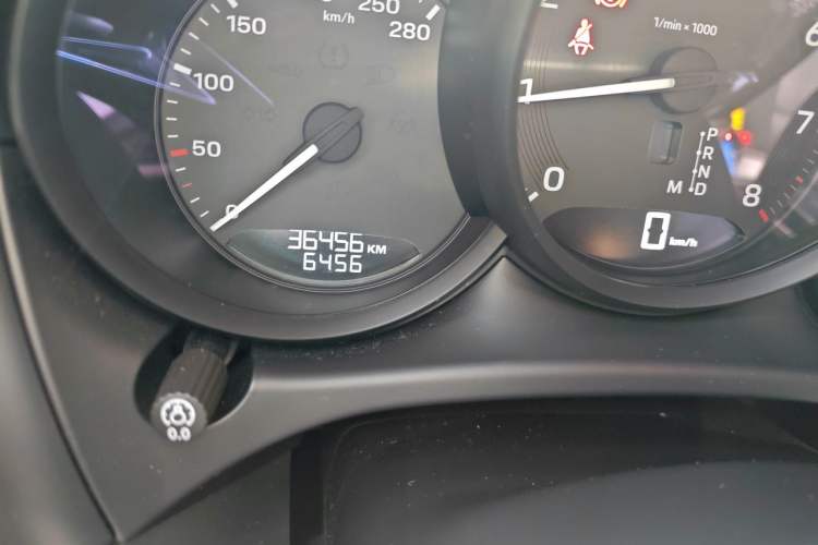 Used Porsche Macan 2023 Macan 2.0T Odometer Close Up