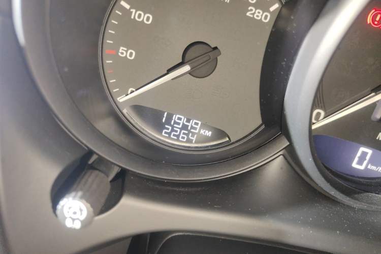 Used Porsche Macan 2023 Macan 2.0T Odometer Close Up