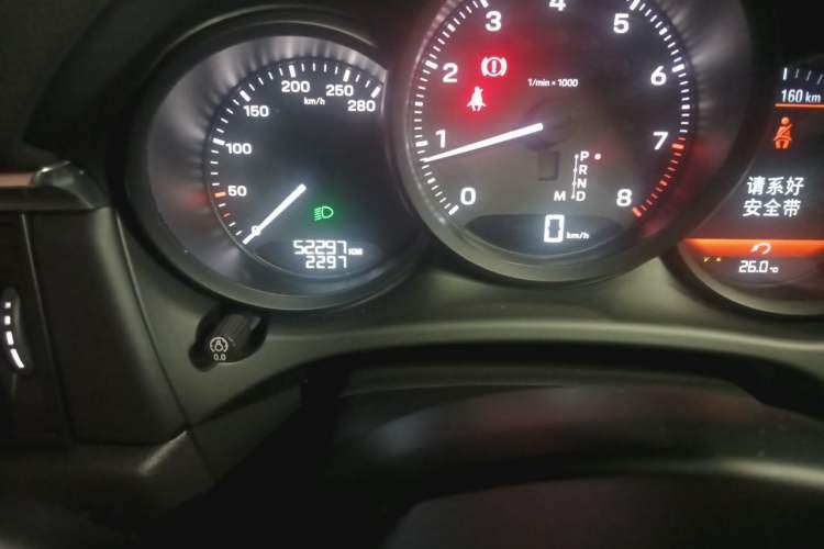 Used Porsche Macan 2023 Macan 2.0T Odometer Close Up