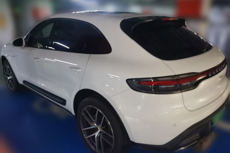 Used Porsche Macan 2023 Macan 2.0T Rear Left 45 Deg