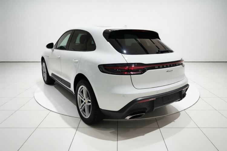 Used Porsche Macan 2023 Macan 2.0T Rear Left 45 Deg