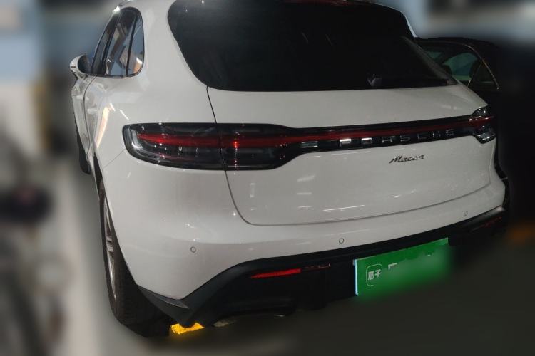 Used Porsche Macan 2023 Macan 2.0T Rear Left 45 Deg