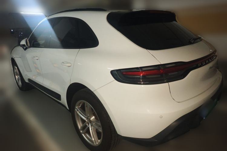 Used Porsche Macan 2023 Macan 2.0T Rear Left 45 Deg