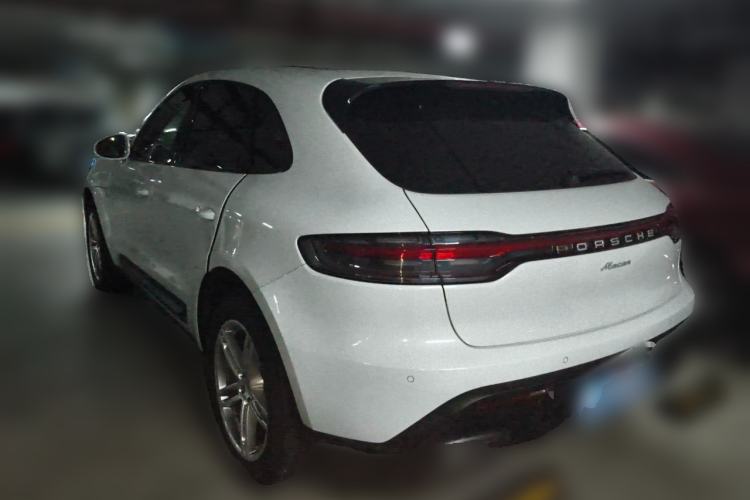 Used Porsche Macan 2023 Macan 2.0T Rear Left 45 Deg