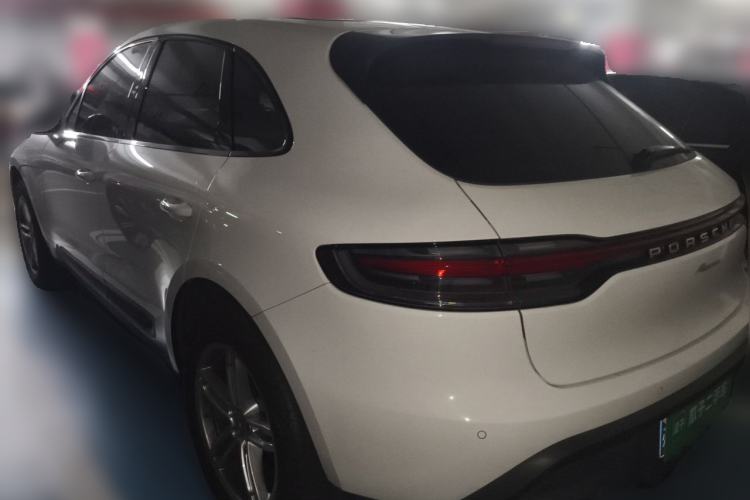 Used Porsche Macan 2023 Macan 2.0T Rear Left 45 Deg