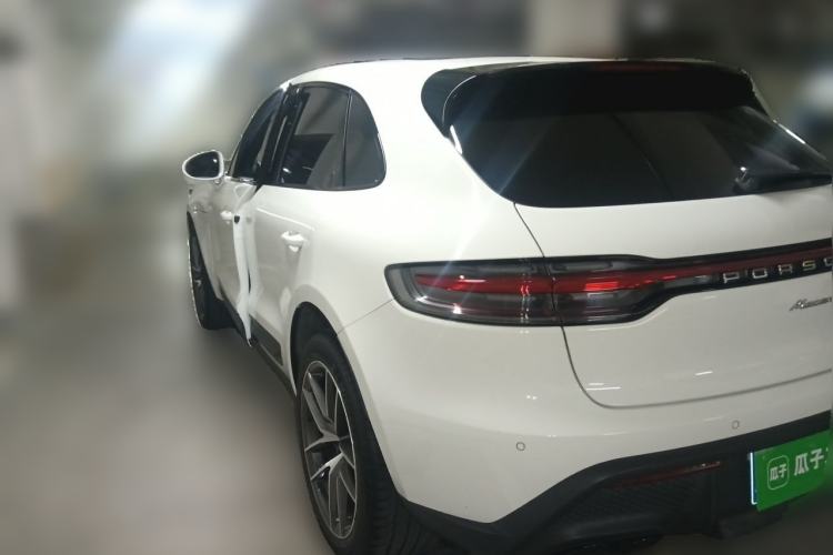 Used Porsche Macan 2023 Macan 2.0T Rear Left 45 Deg