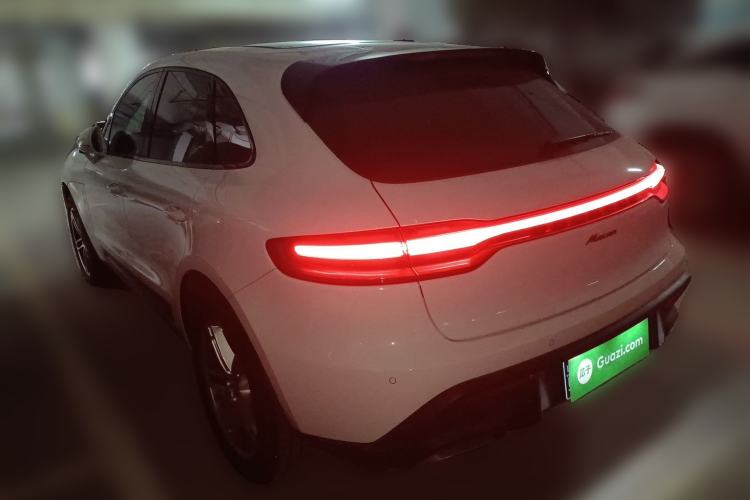 Used Porsche Macan 2023 Macan 2.0T Rear Left 45 Deg