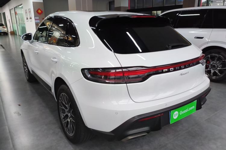 Used Porsche Macan 2023 Macan 2.0T Rear Left 45 Deg
