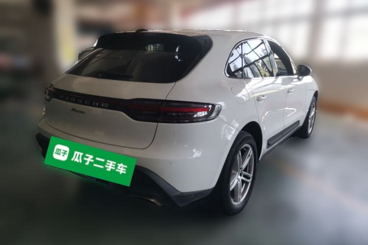 Used Porsche Macan 2023 Macan 2.0T Rear Right 45 Deg