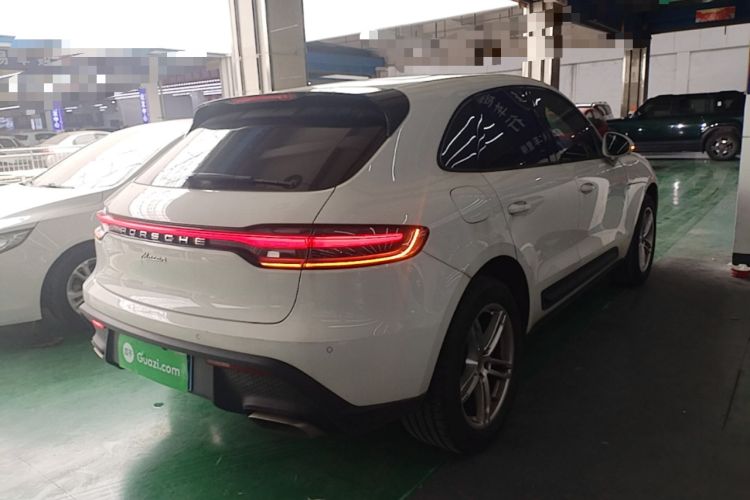 Used Porsche Macan 2023 Macan 2.0T Rear Right 45 Deg