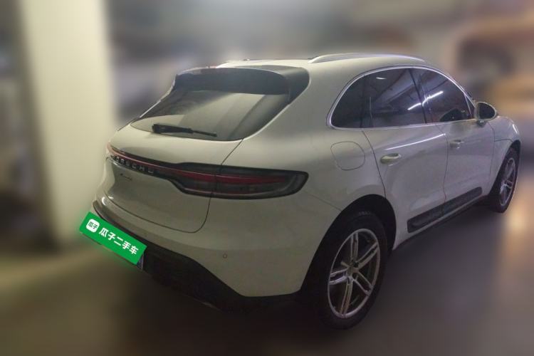 Used Porsche Macan 2023 Macan 2.0T Rear Right 45 Deg