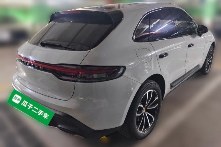 Used Porsche Macan 2023 Macan 2.0T Rear Right 45 Deg