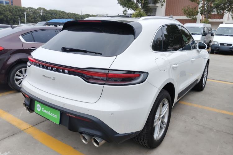 Used Porsche Macan 2023 Macan 2.0T Rear Right 45 Deg
