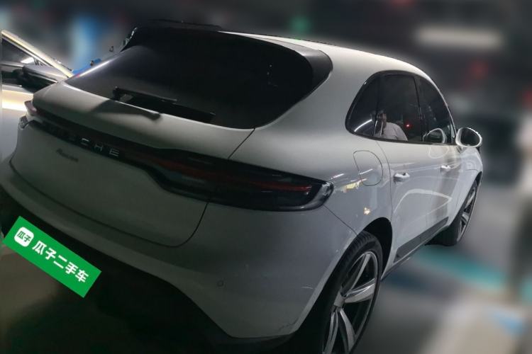 Used Porsche Macan 2023 Macan 2.0T Rear Right 45 Deg