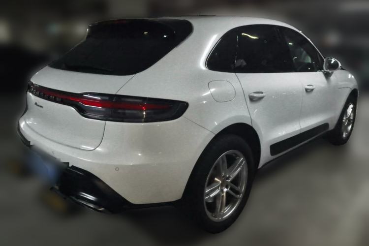 Used Porsche Macan 2023 Macan 2.0T Rear Right 45 Deg
