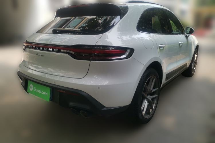 Used Porsche Macan 2023 Macan 2.0T Rear Right 45 Deg