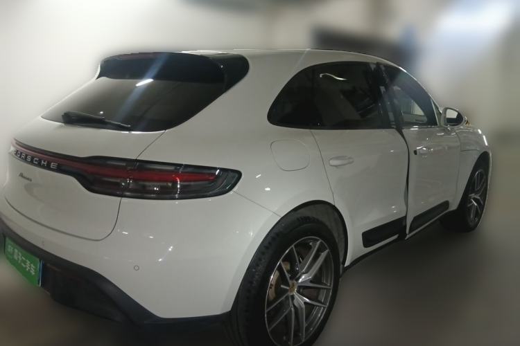 Used Porsche Macan 2023 Macan 2.0T Rear Right 45 Deg
