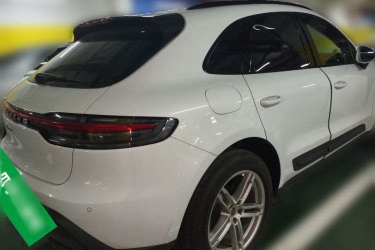 Used Porsche Macan 2023 Macan 2.0T Rear Right 45 Deg