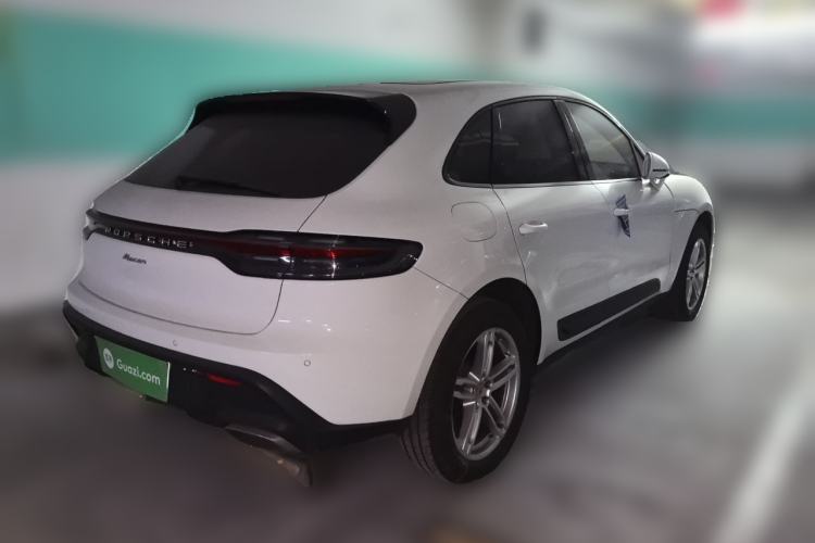 Used Porsche Macan 2023 Macan 2.0T Rear Right 45 Deg