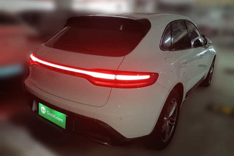 Used Porsche Macan 2023 Macan 2.0T Rear Right 45 Deg