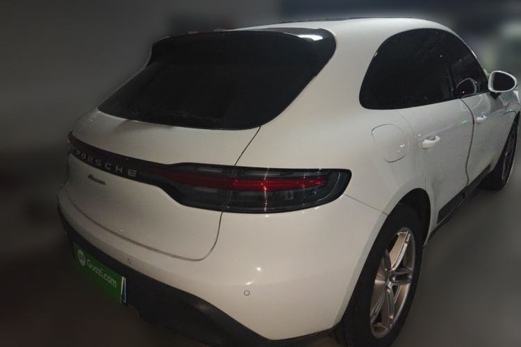 Used Porsche Macan 2023 Macan 2.0T Rear Right 45 Deg