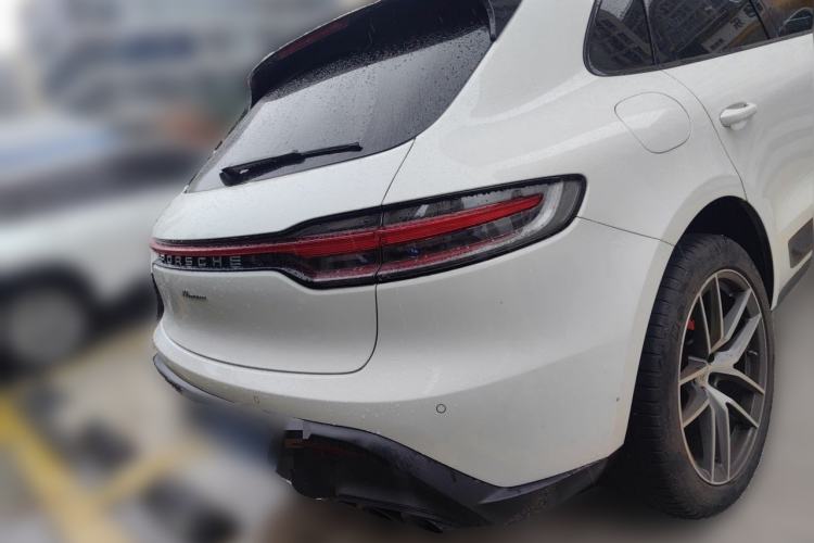 Used Porsche Macan 2023 Macan 2.0T Rear Right 45 Deg