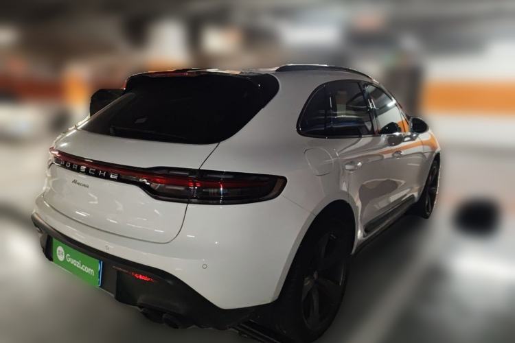 Used Porsche Macan 2023 Macan 2.0T Rear Right 45 Deg