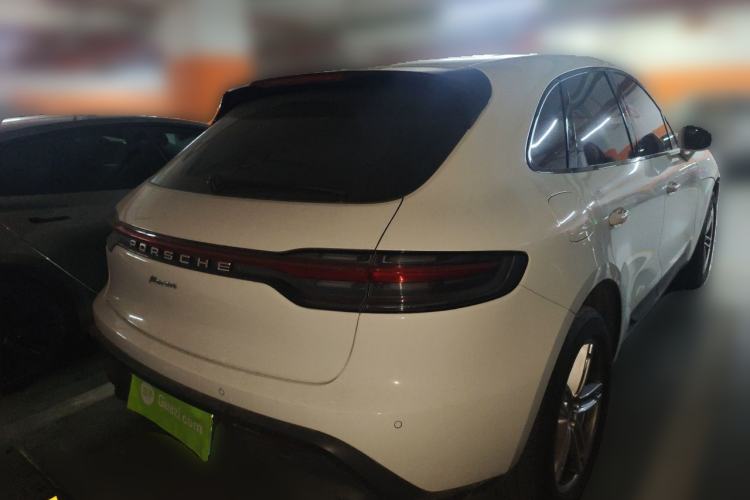 Used Porsche Macan 2023 Macan 2.0T Rear Right 45 Deg