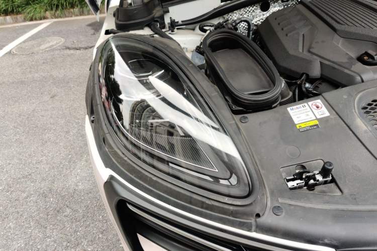 Used Porsche Macan 2023 Macan 2.0T Right Front Headlight