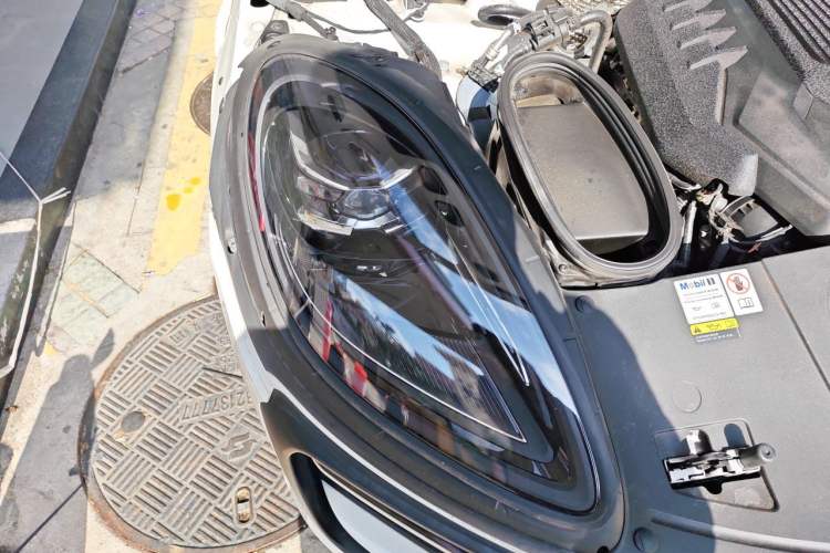 Used Porsche Macan 2023 Macan 2.0T Right Front Headlight