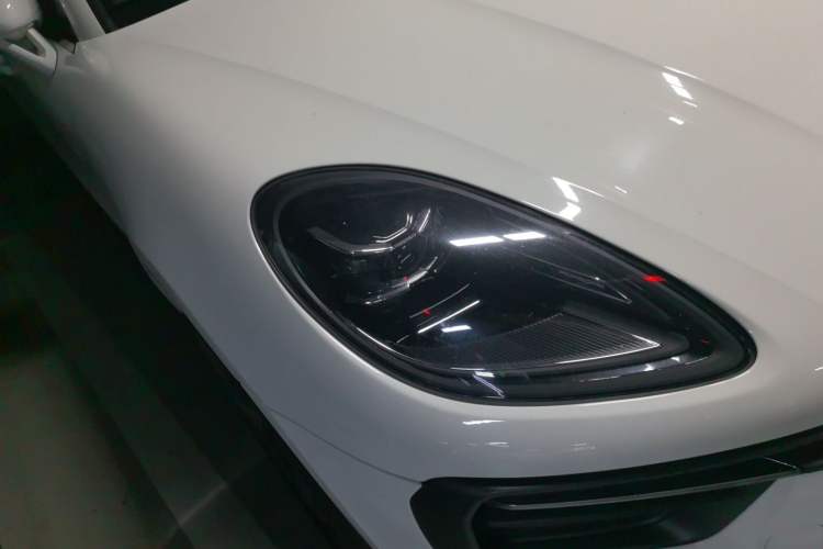 Used Porsche Macan 2023 Macan 2.0T Right Front Headlight