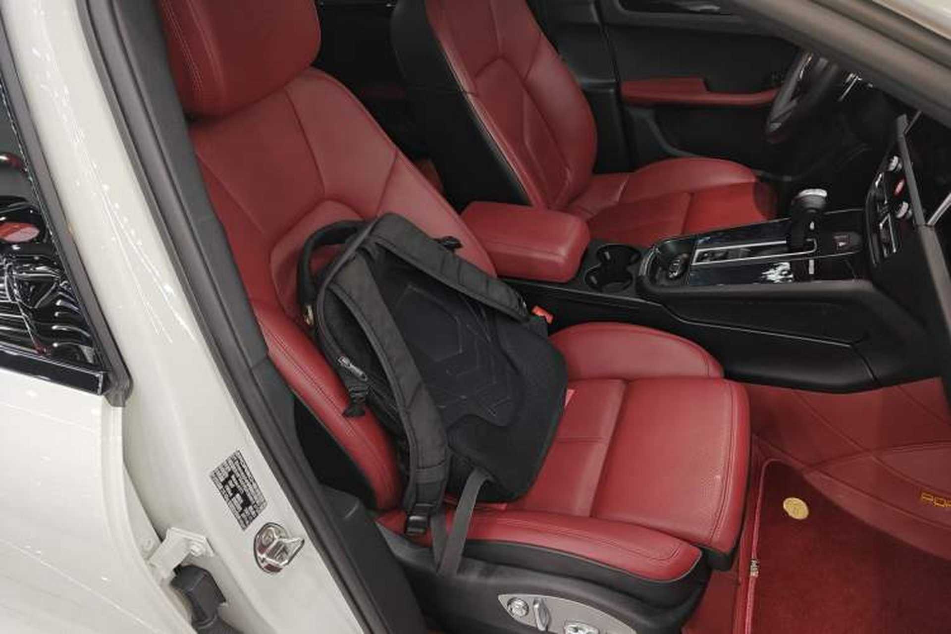 Used Porsche Macan 2023 Macan 2.0T Right Front Seat