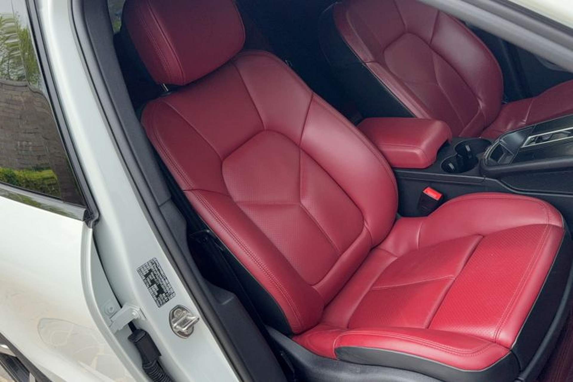 Used Porsche Macan 2023 Macan 2.0T Right Front Seat