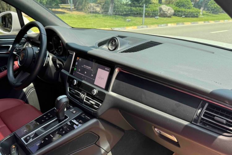 Used Porsche Macan 2023 Macan 2.0T Right Front Seat