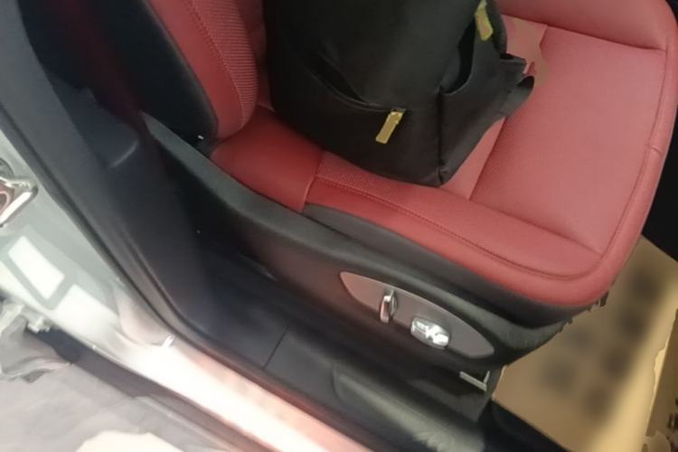 Used Porsche Macan 2023 Macan 2.0T Right Front Seat