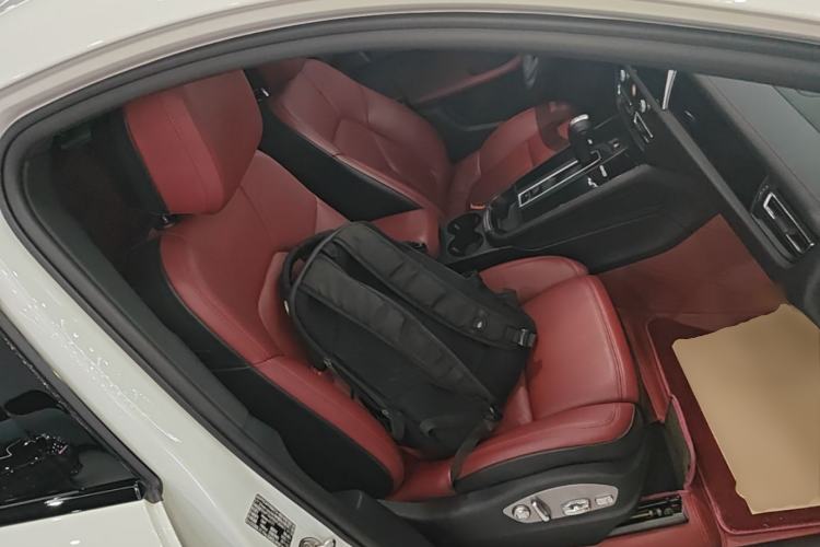 Used Porsche Macan 2023 Macan 2.0T Right Front Seat