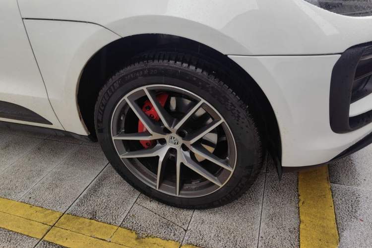 Used Porsche Macan 2023 Macan 2.0T Right Front Wheel Hub