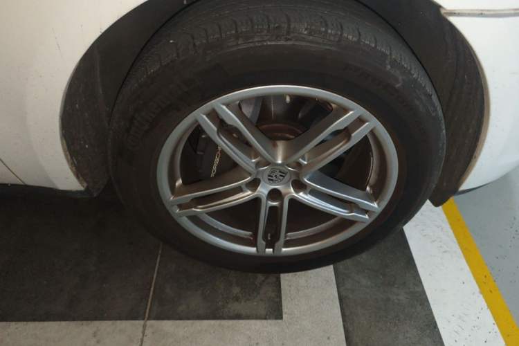 Used Porsche Macan 2023 Macan 2.0T Right Front Wheel Hub